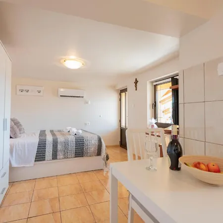 6 Bedroom Awesome In Prolozac * Donji Proložac