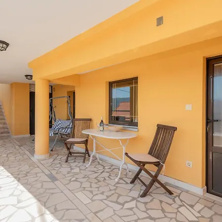 6 Bedroom Awesome In Prolozac *