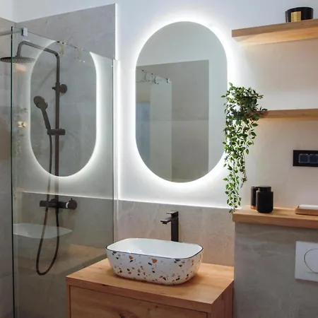 بيت للعطل 6 Bedroom Awesome In Prolozac *